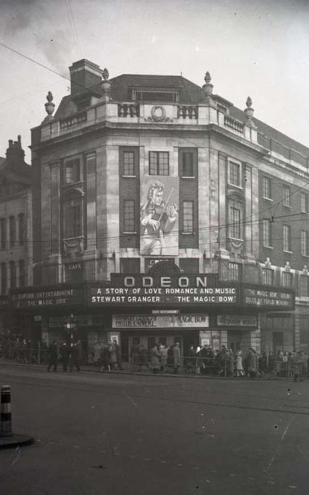 The Magic Bow screening at Odeon Theatre, The Headrow, Leeds. Credit Leodis / Leeds Museum and Galleries