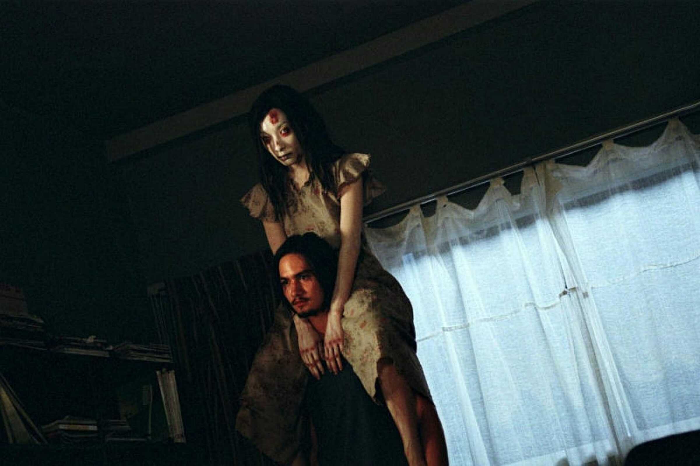 Shutter (2004)